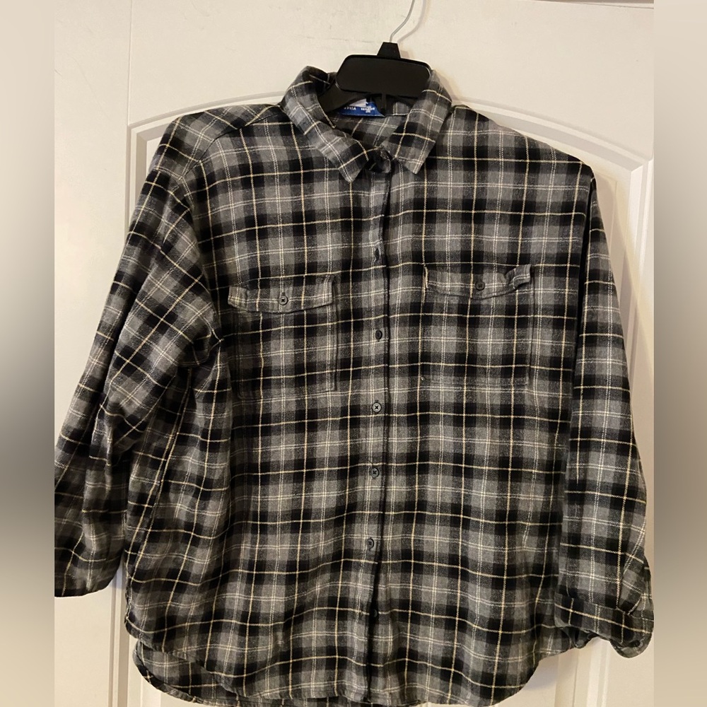 Men’s Old Navy Brand Gray and Black Long Sleeve Flannel Shirt L